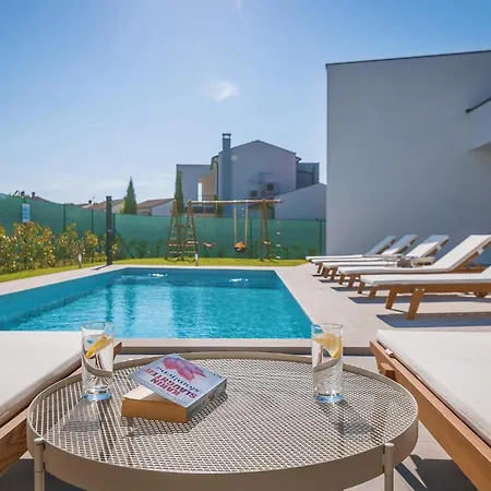 Holiday home Mateo Pula